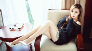 父亲拜佛导致父母关系紧张，我该用什么策略处理？