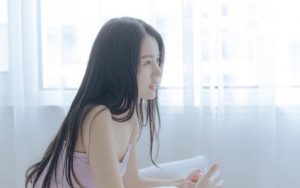 我心仪的女生和她对象很亲密,我该采取什么策略呢? 1 我心仪的女生和她对象很亲密,我该采取什么策略呢? 1